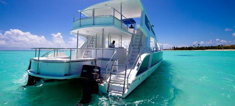 Catamaran Tour, includes snorkeling, open bar and gourmet lunch
