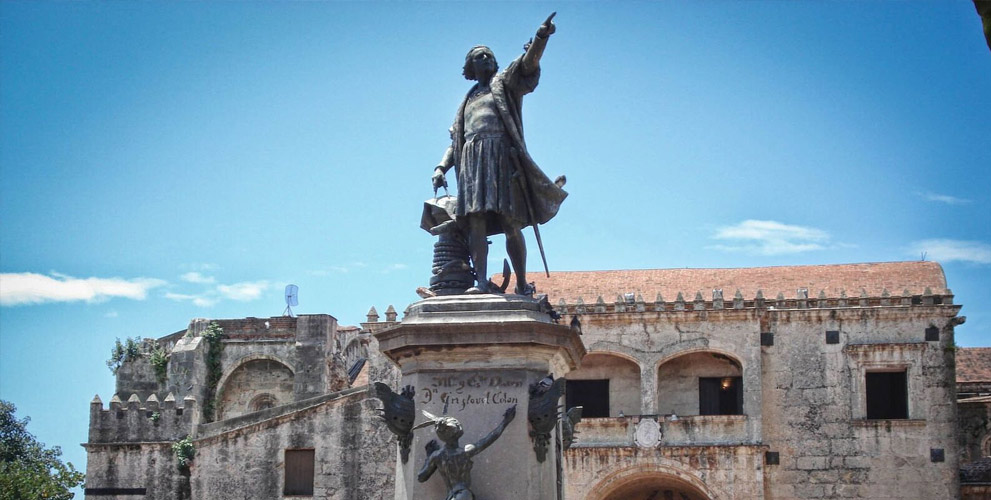 Columbus Statue at Parque Colon next to Cathedral